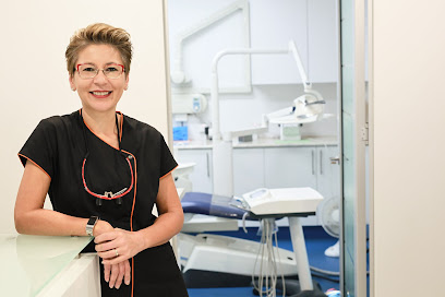 Dr Jana Siswadi - Personal Dentistry in Sydney&apos;s CBD - Opiniones